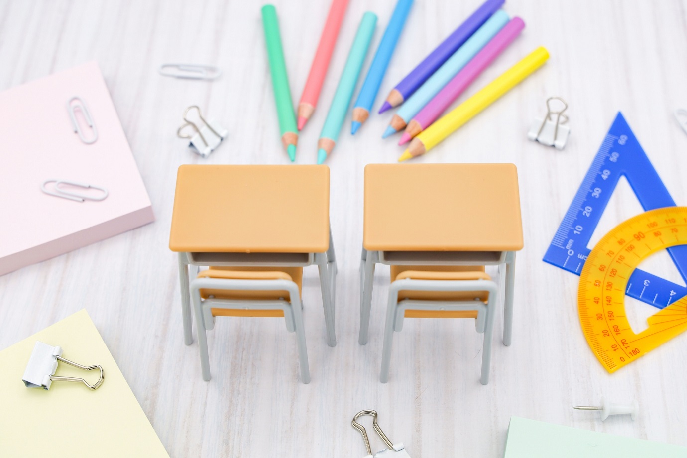 中学校では、9教科12科目を学びます。どの教科においても、教科書に書かれていることだけでなく、たくさんのことが学べます。