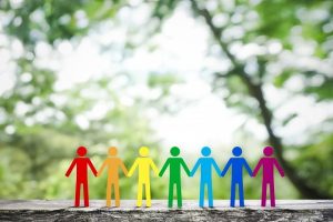 みなさんは、家庭や職場の中で、どのような役割を務めていますか?