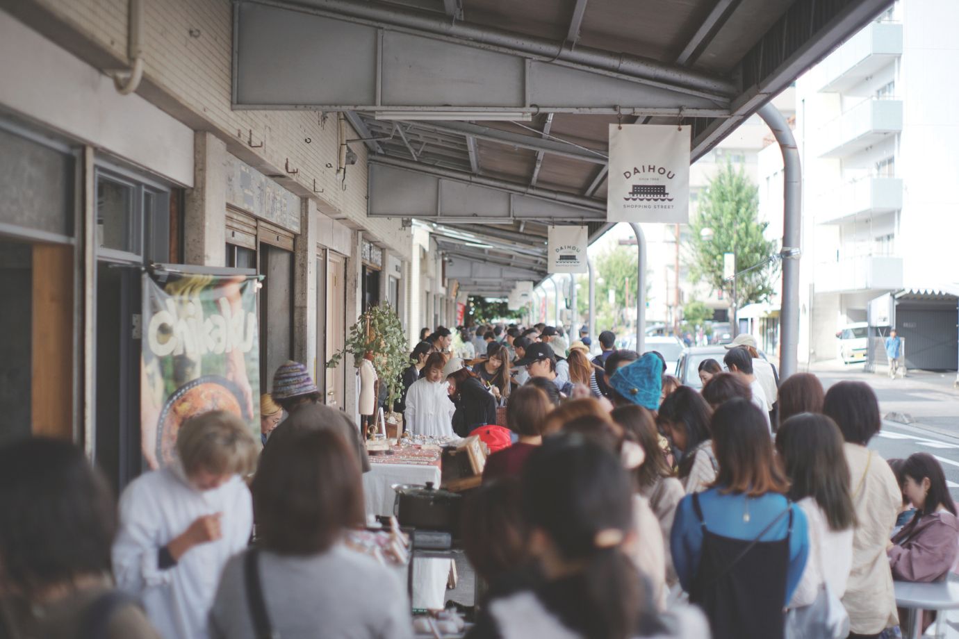 約100店が出店する朝市