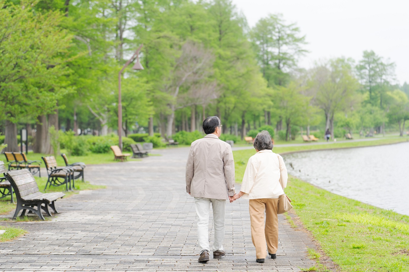 これまで自分の人生を自分で決断してきたのに、うまく出来ないことが増えていくのは、高齢者本人はもちろん、周りで支える家族にとっても辛いことです。