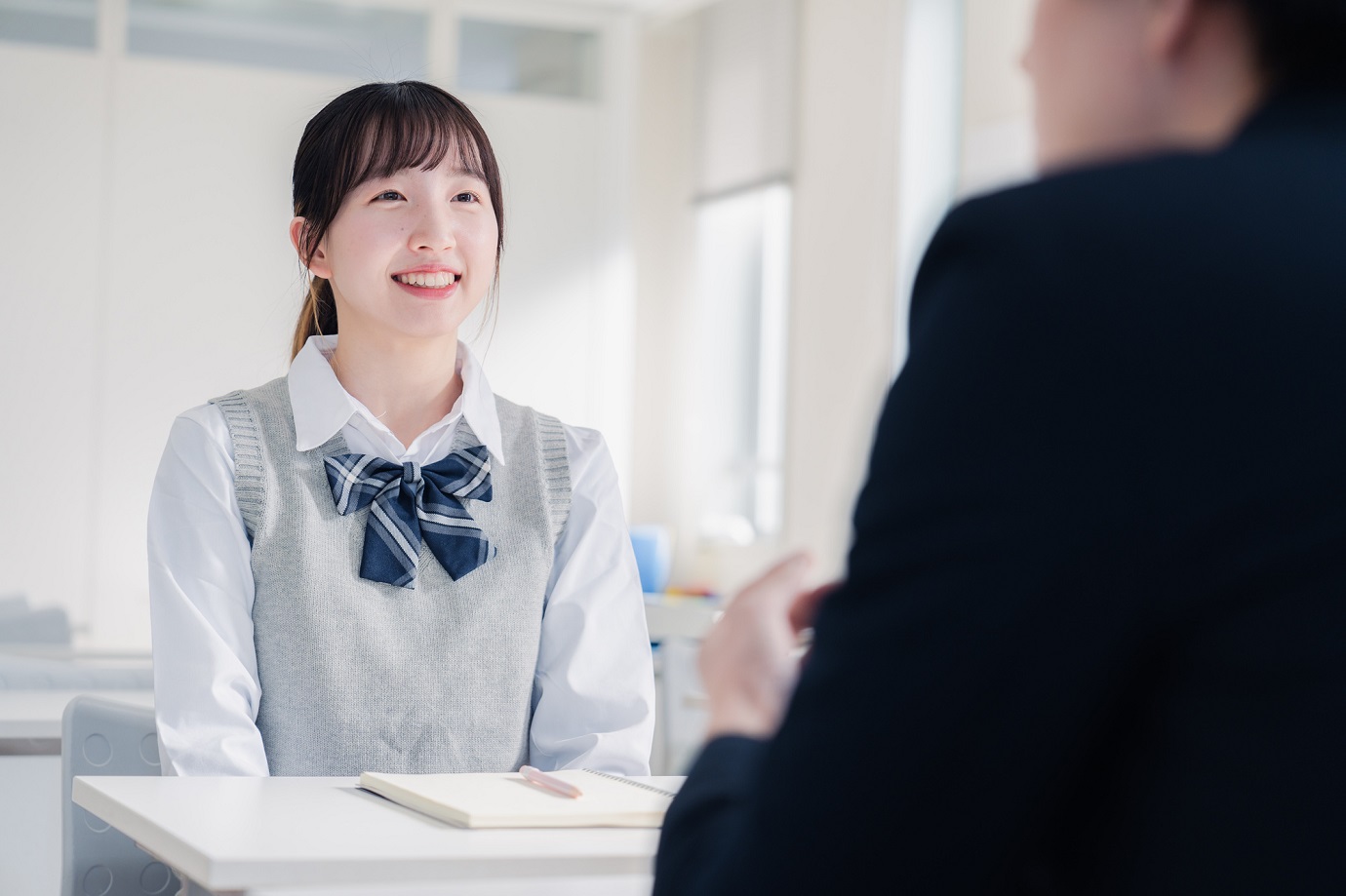 総合型選抜・学校推薦型選抜では、学業以外に課外活動の実績も問われますが、経験の大小よりも、そこから「何を学んだか」が大切