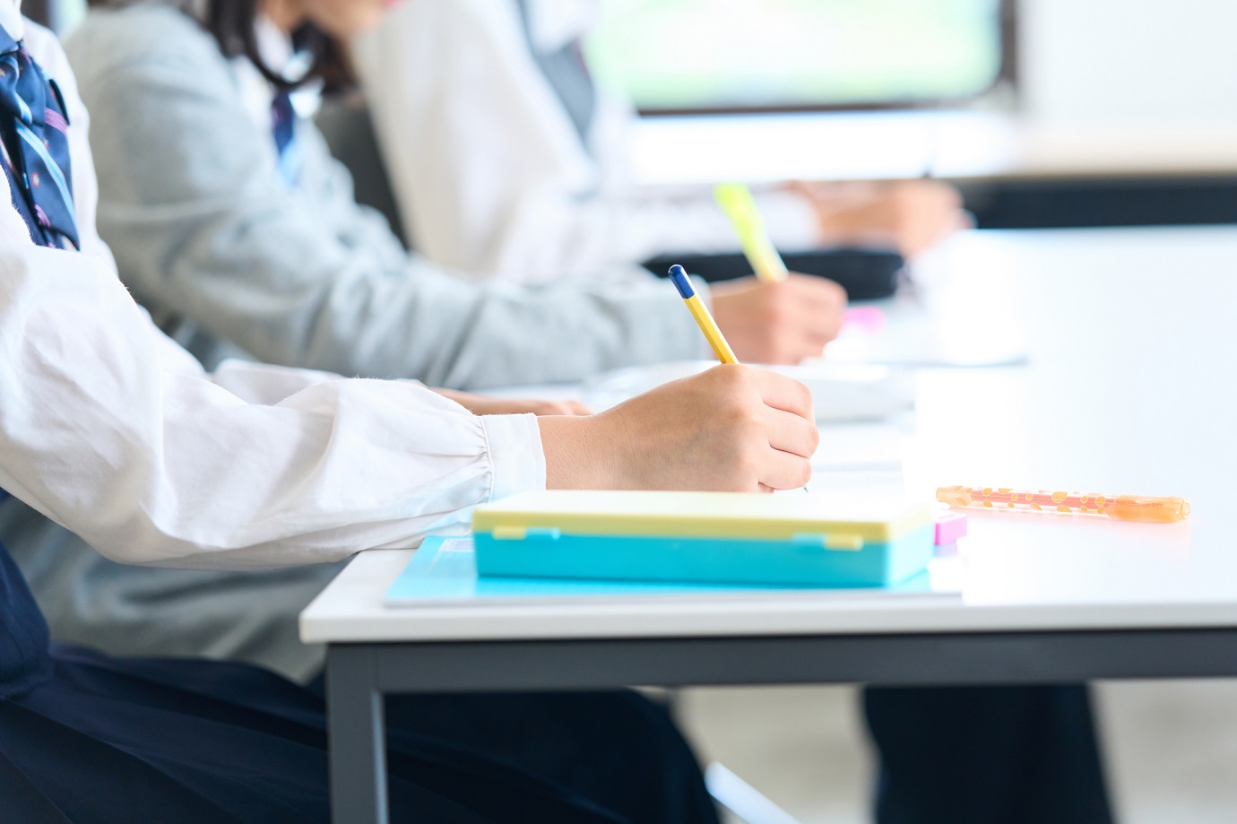 愛知県の公立高校の一般選抜は、中学3年生2学期の内申点と入試の当日点で合否が決まります（一部、面接などを実施する高校も）
