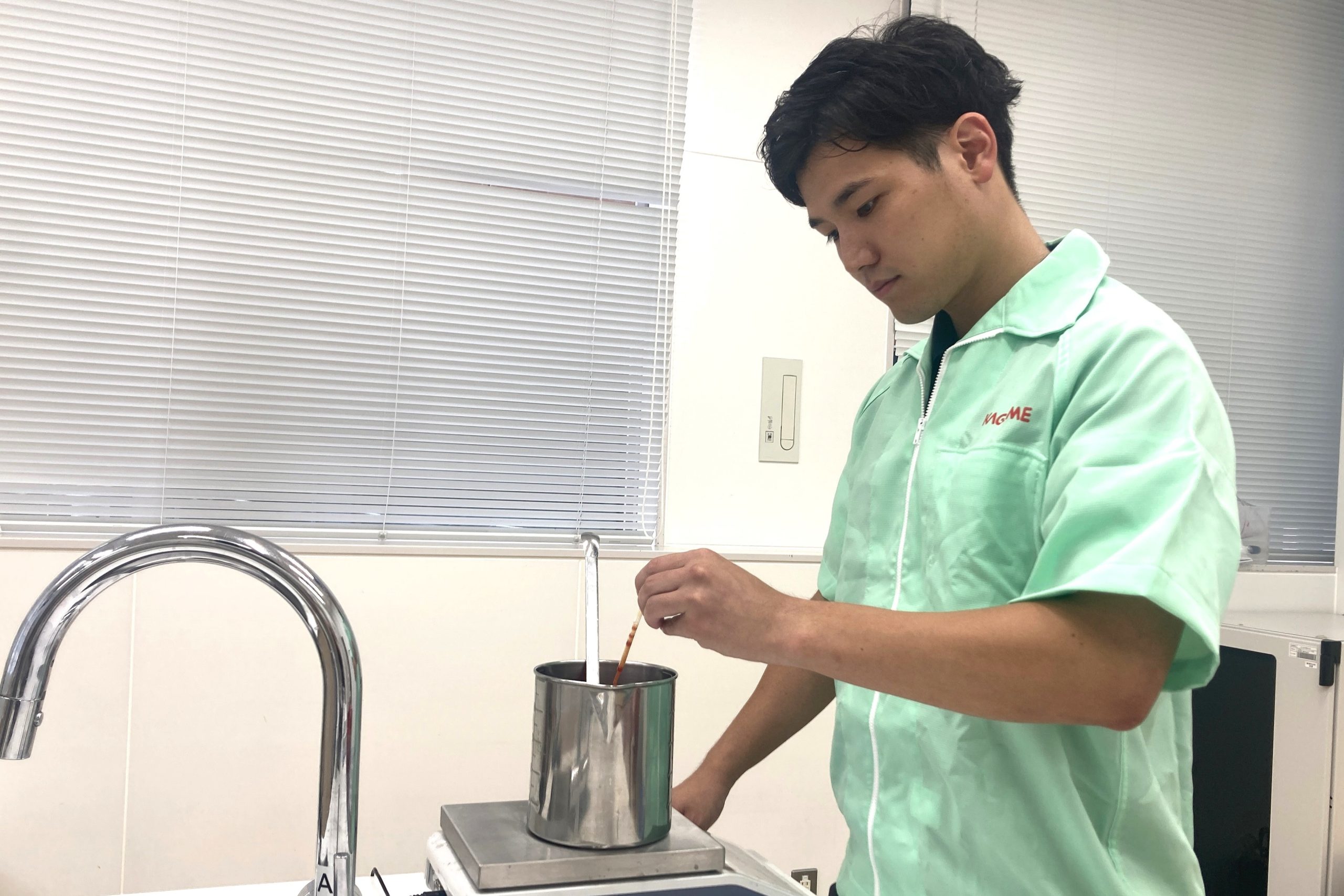 当社の看板商品、トマトジュースのブランド担当として、商品開発をしています