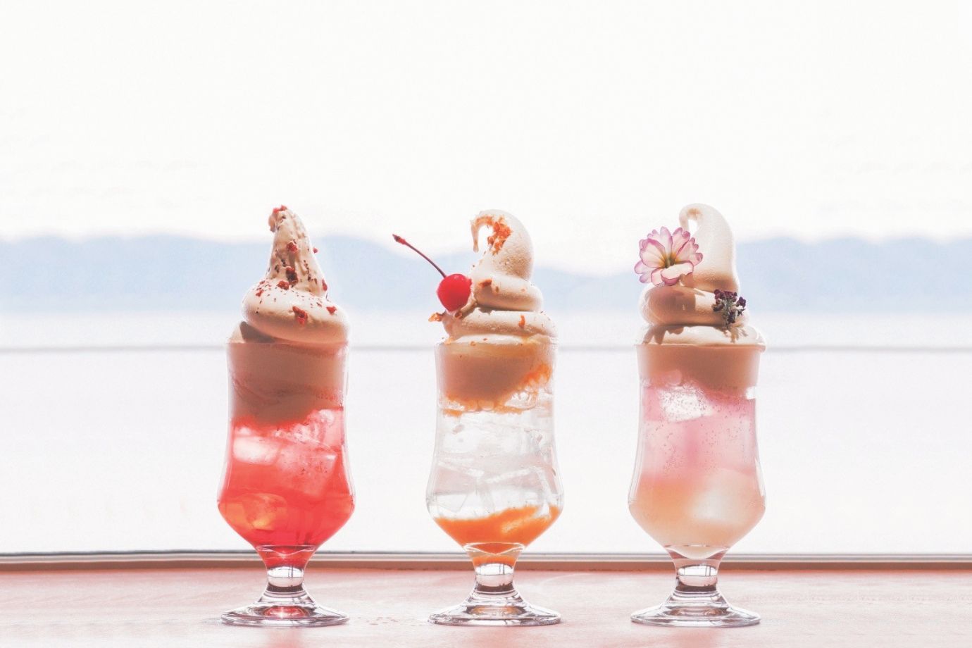 「黄昏クリームソーダ」や、蒲郡みかんを使った「蒲郡クリームソーダ」