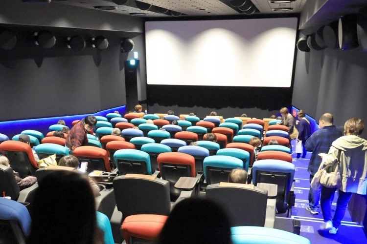 大画面の魅力を再発見！ 邦画好調で映画館大盛況