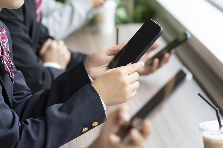 「1日2時間」効果は？ 愛知豊明市で「スマホ条例」が施行