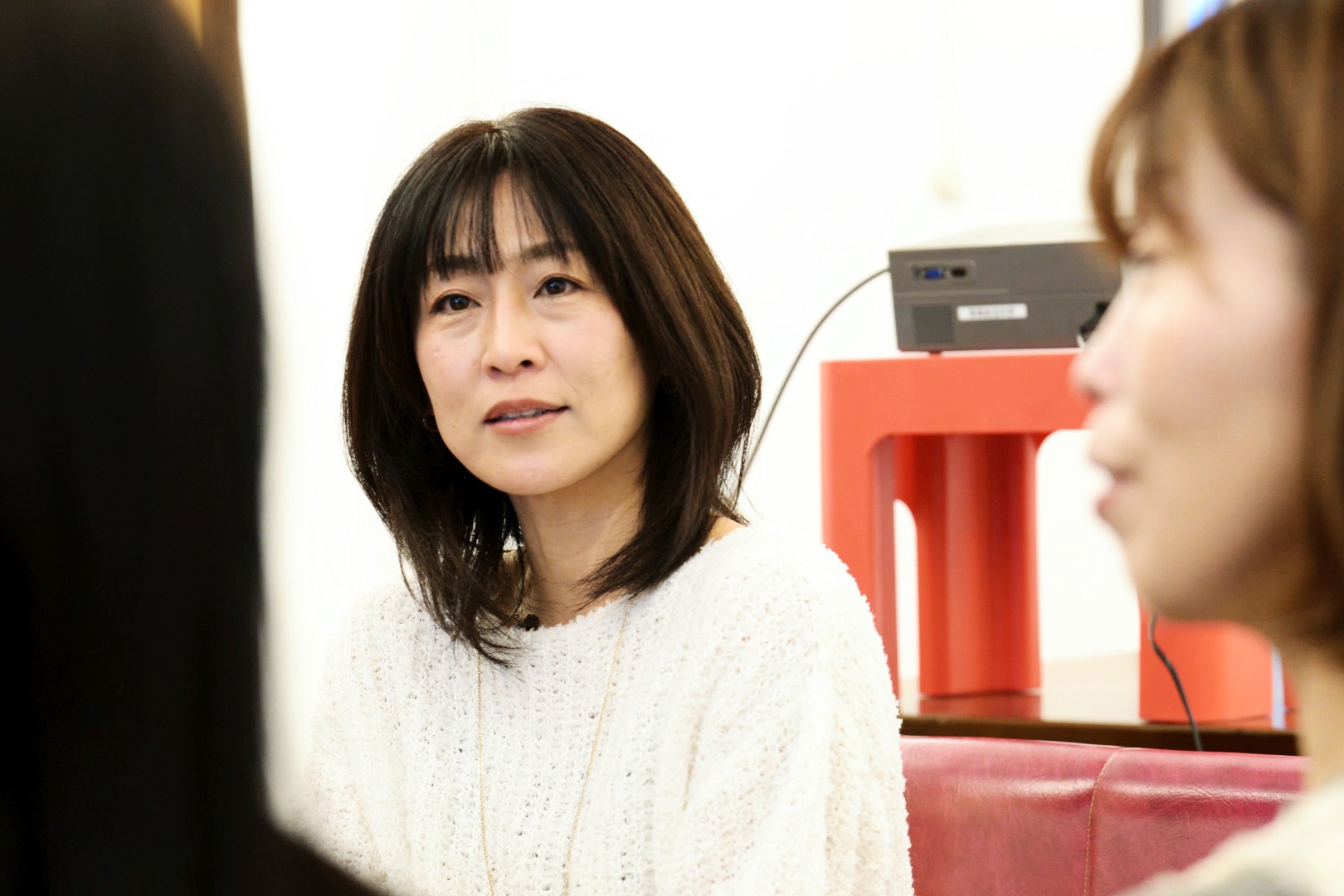 堀江さんの家庭では、中学生までは親がスマホを管理し、親子で話し合って使い方のルールを決めているそう。