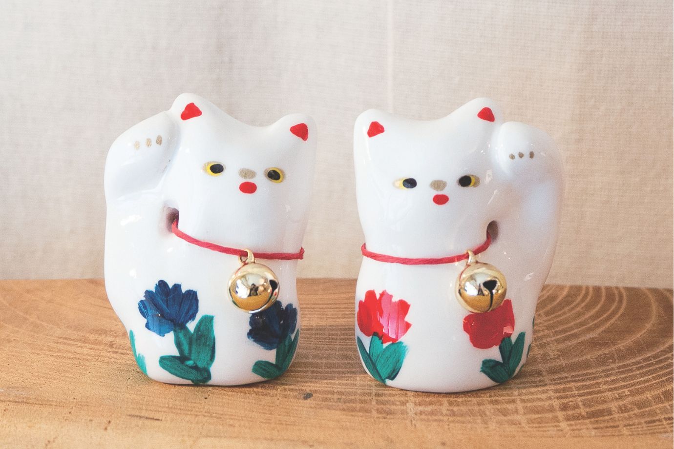 1つ１つ粘土で手作りする招き猫の作品が並ぶ「ハルトケharutoke」