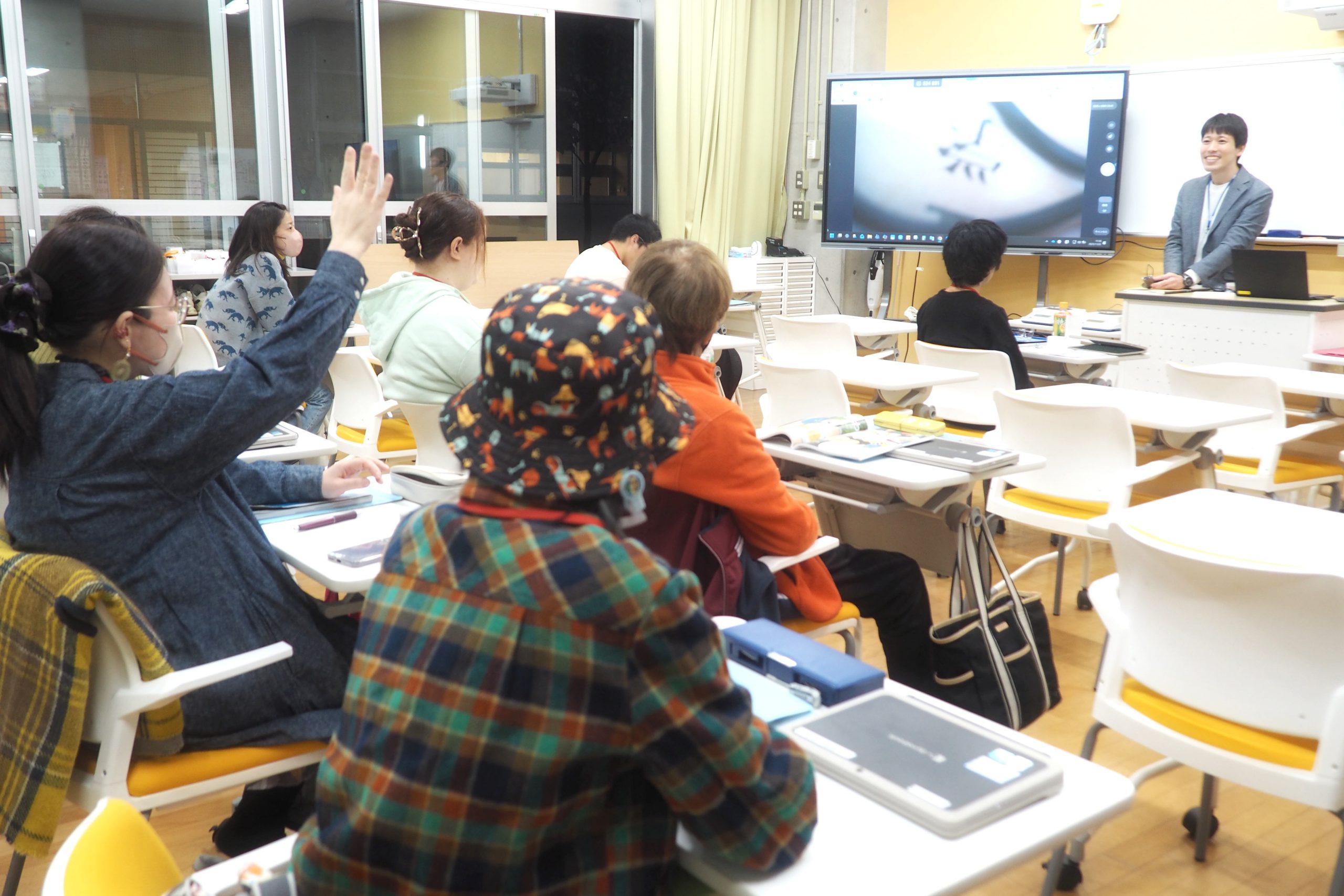 2025年4月、名古屋市は夜間中学である名古屋市立なごやか中学校を笹島小学校・中学校内に設置しました。