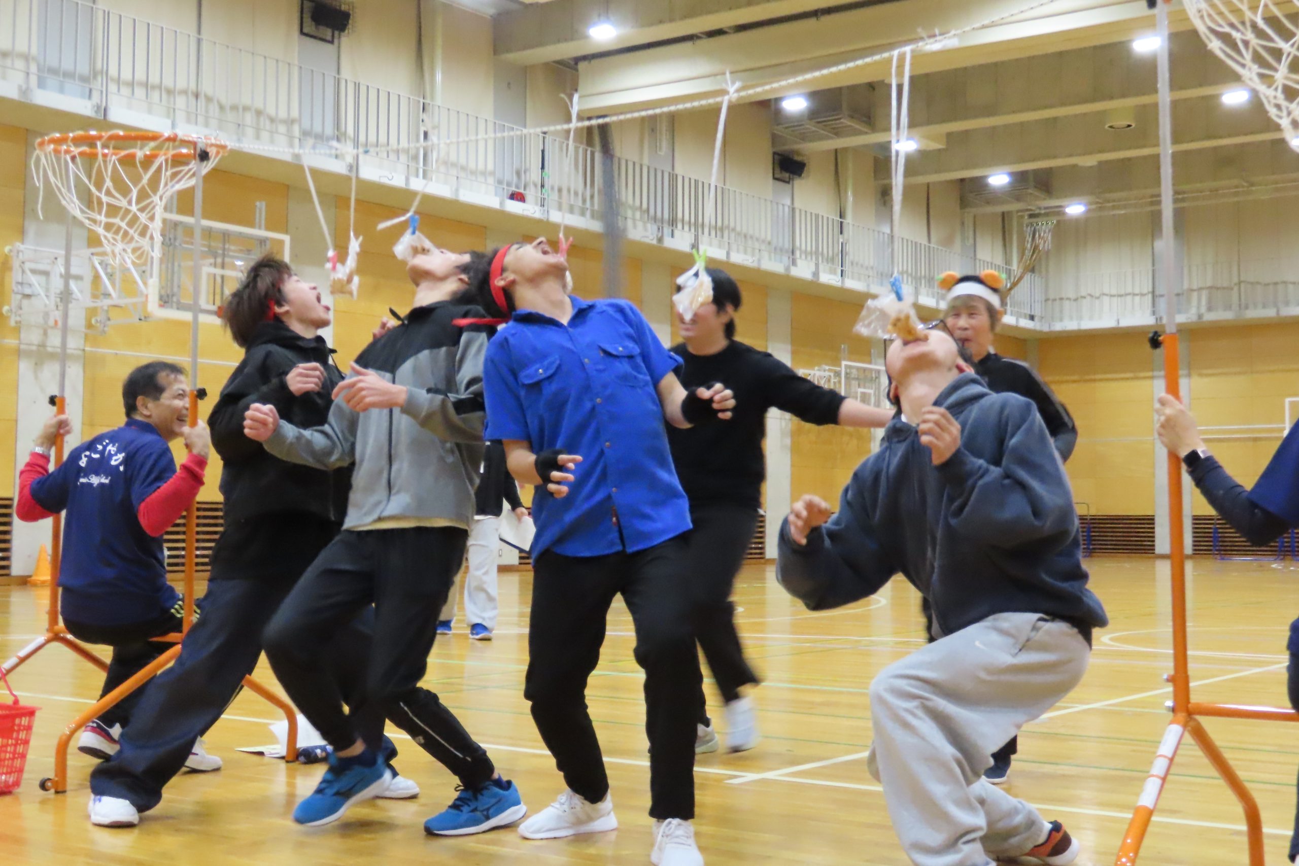 取材時は、ちょうど修学旅行を控えているタイミングだったので、持ち物や集合場所を確認しながら、楽しみにしている生徒たちの姿が見られました。