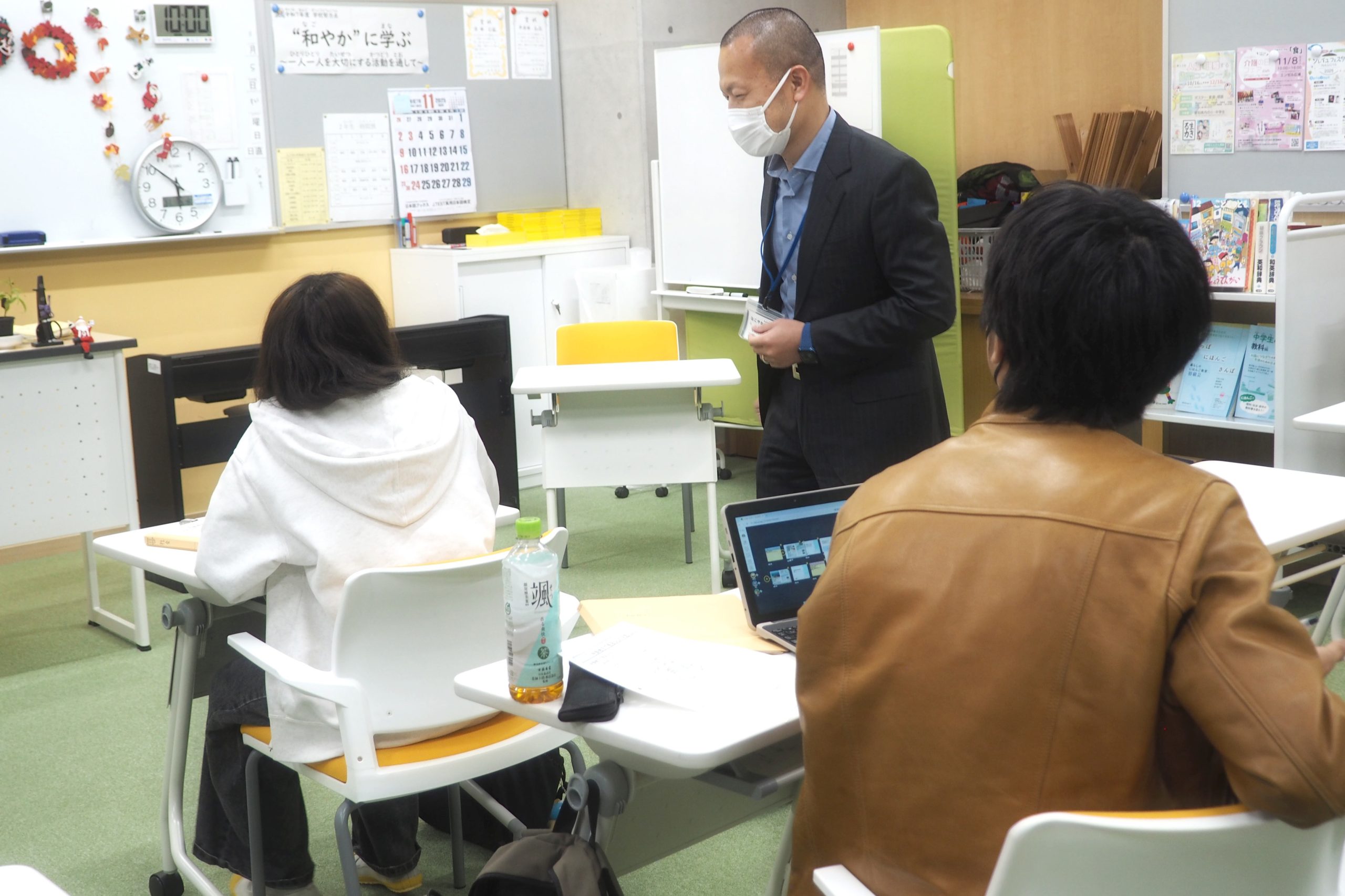 そんな姿勢が生徒にも伝わっているのか、授業中も温かい雰囲気で、それぞれが自分のペースで発言していました。