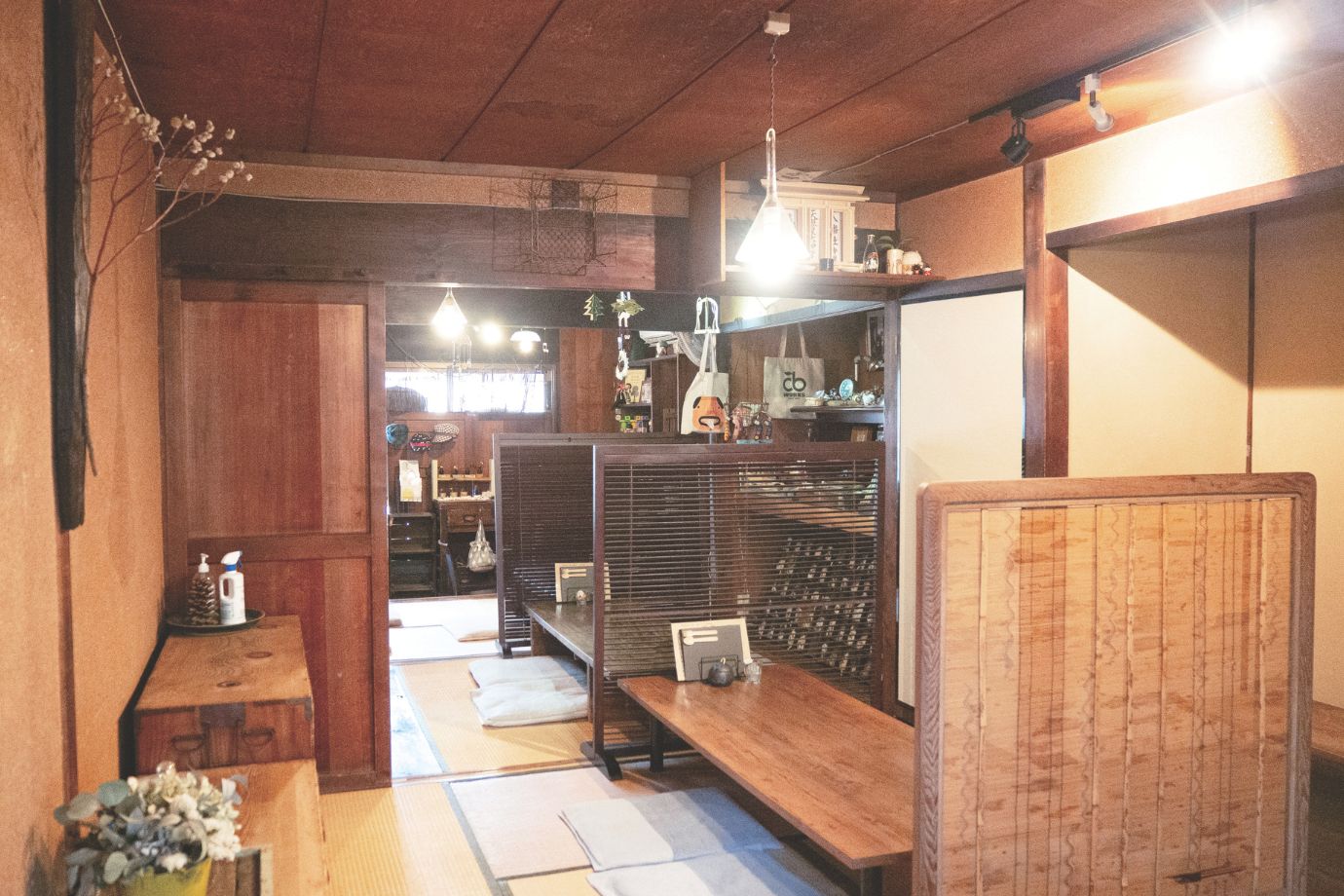 カフェ 百時(ももとき)