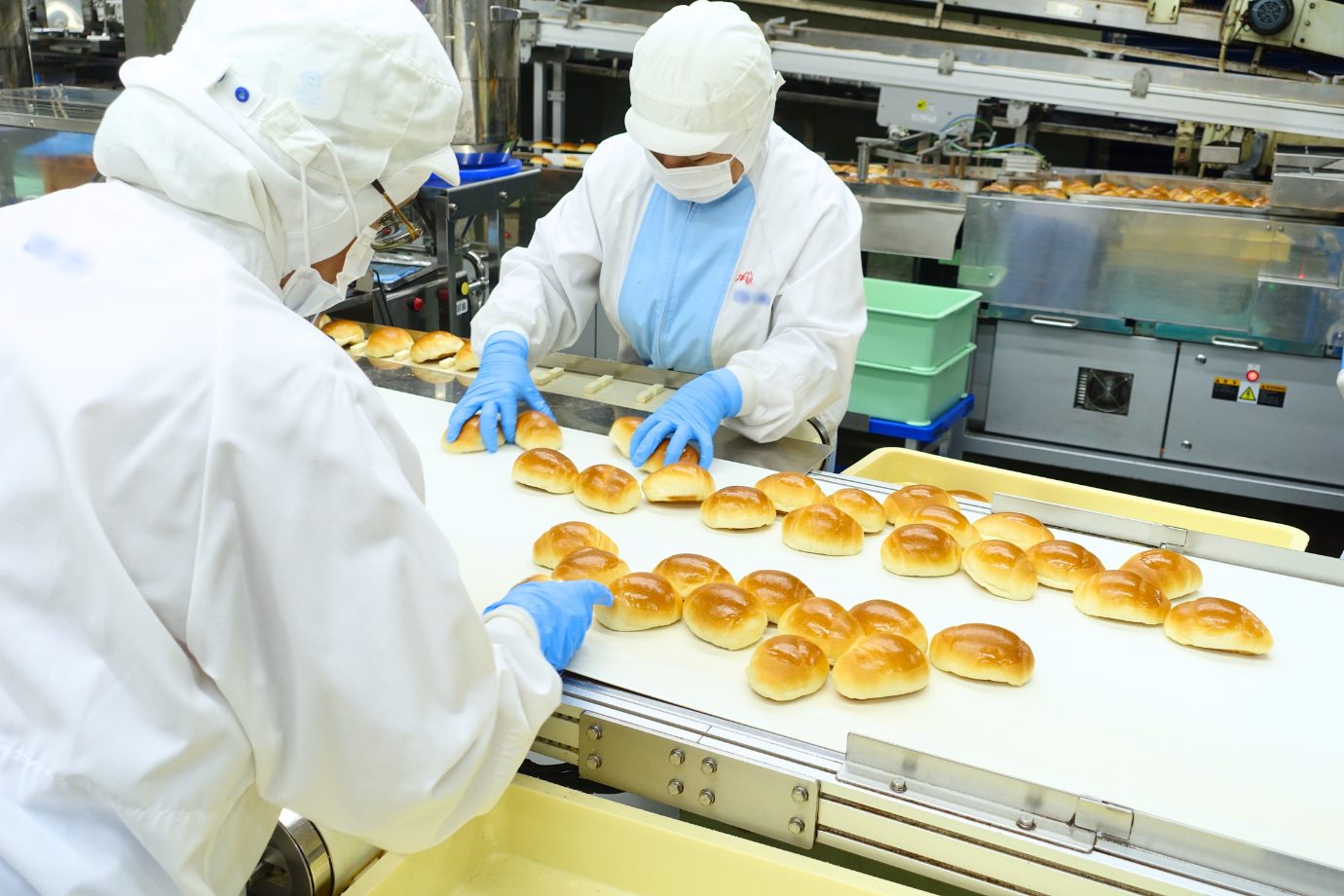 マネジメントに挑戦し、チームで売り上げを伸ばしていきたいです