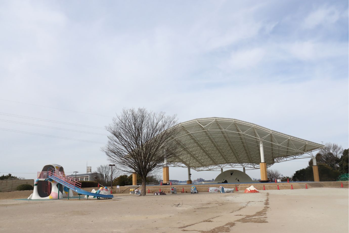 「はなのき広場」「妖精の棲む浮かぶ島」「芸術の森」「ふれあい広場」