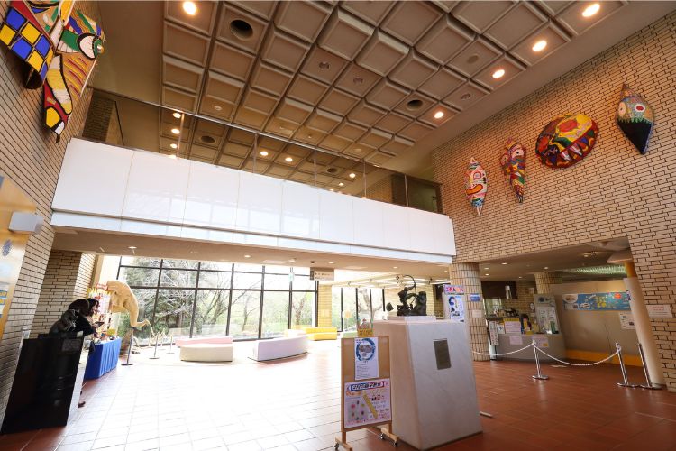 【愛知・おかざき世界子ども美術博物館】親子で「見て・考えて・作る」1日を