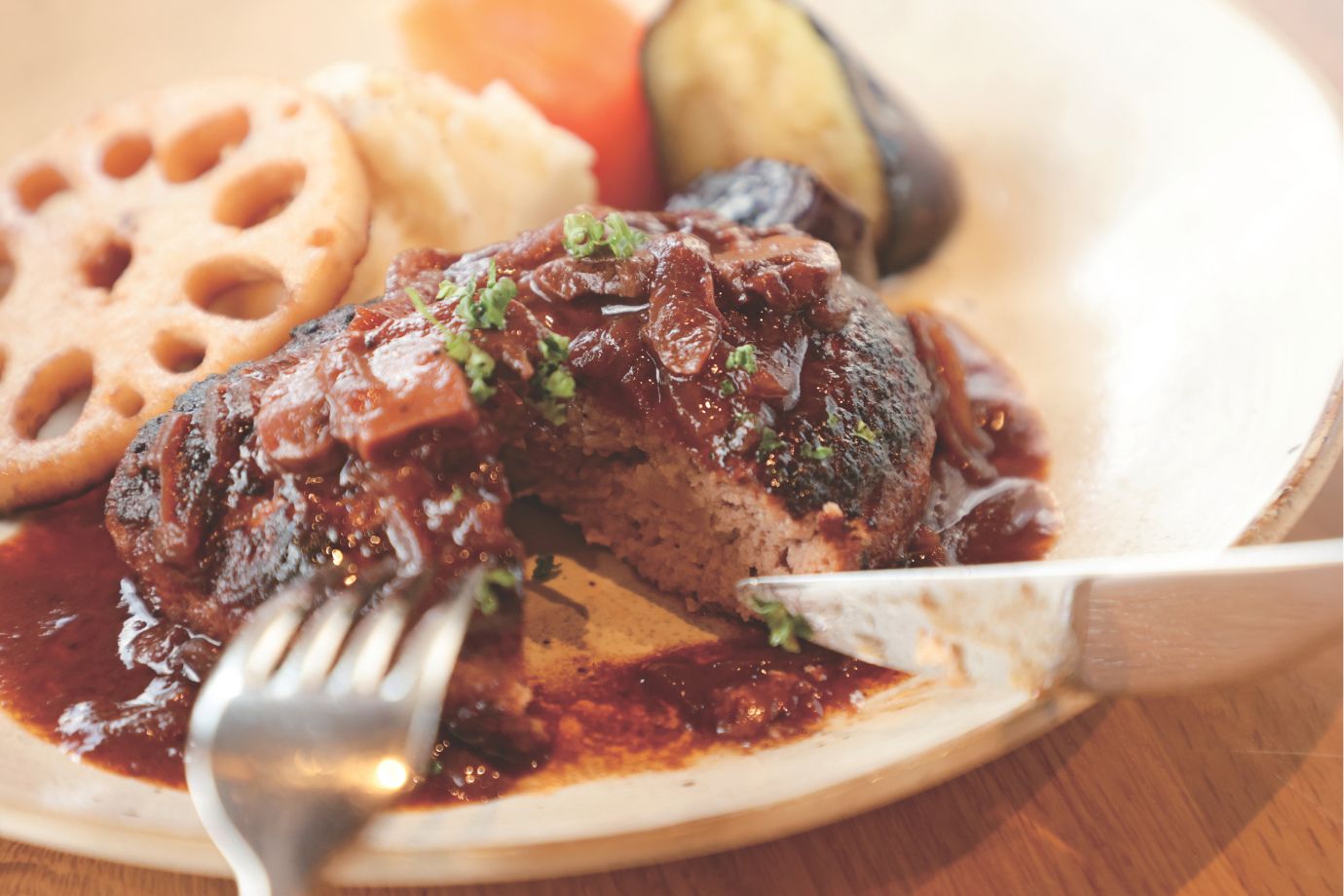 メインのハンバーグ