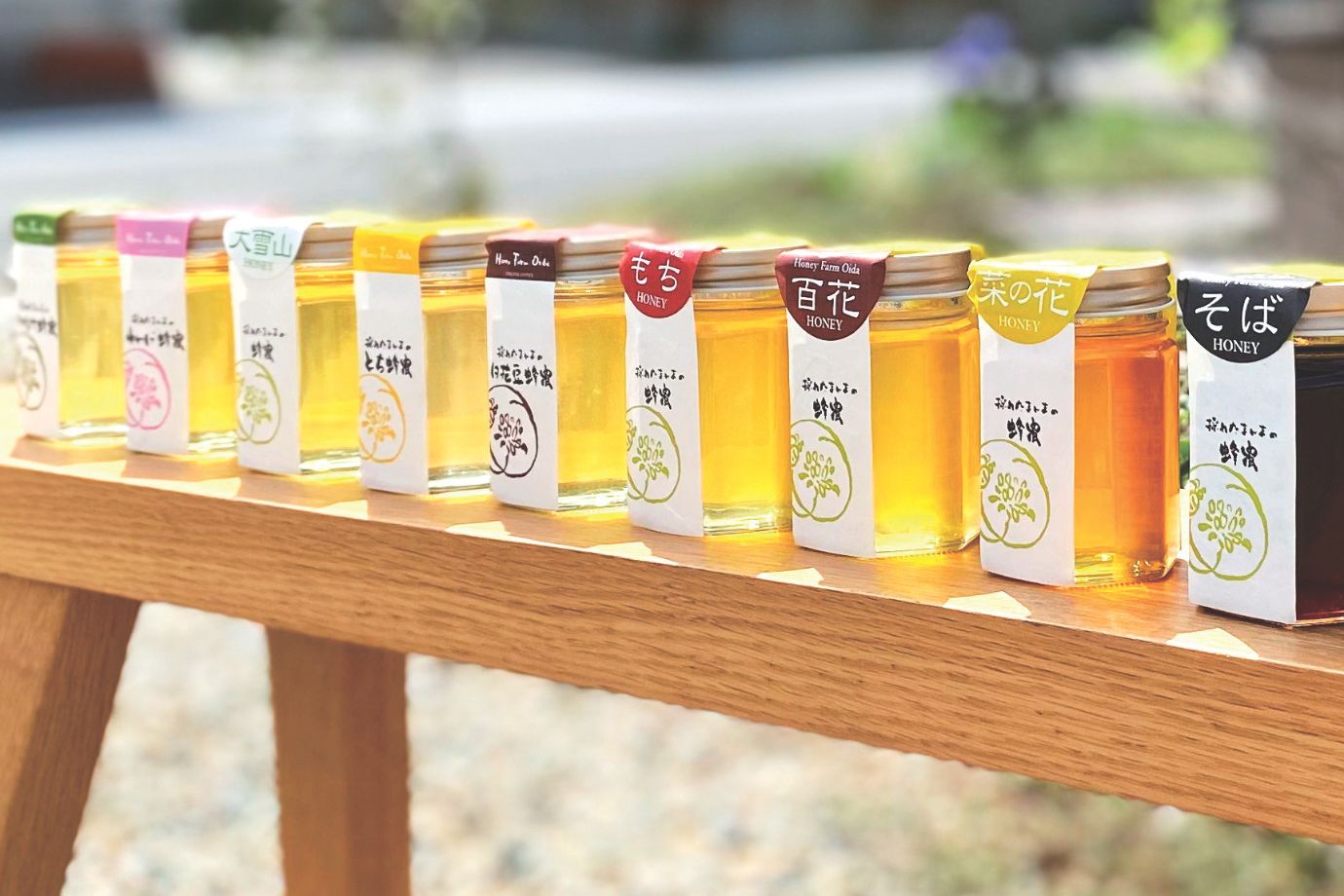 敷地内の直売所では、はちみつを購入できる