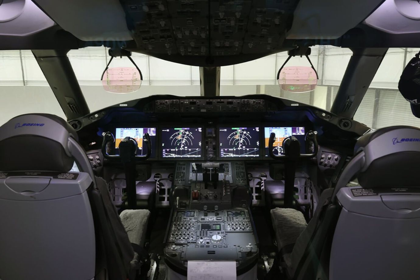 コックピットの見学