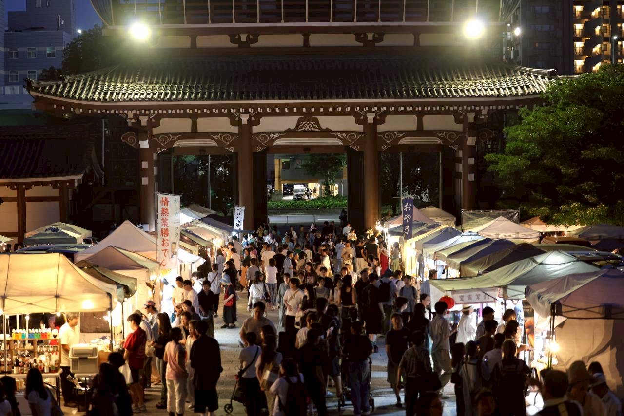 真宗大谷派名古屋別院(名古屋市)「東別院暮らしの夜市」