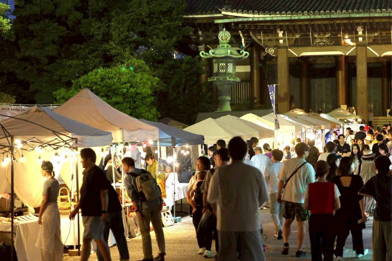 真宗大谷派名古屋別院(名古屋市)「東別院暮らしの夜市」